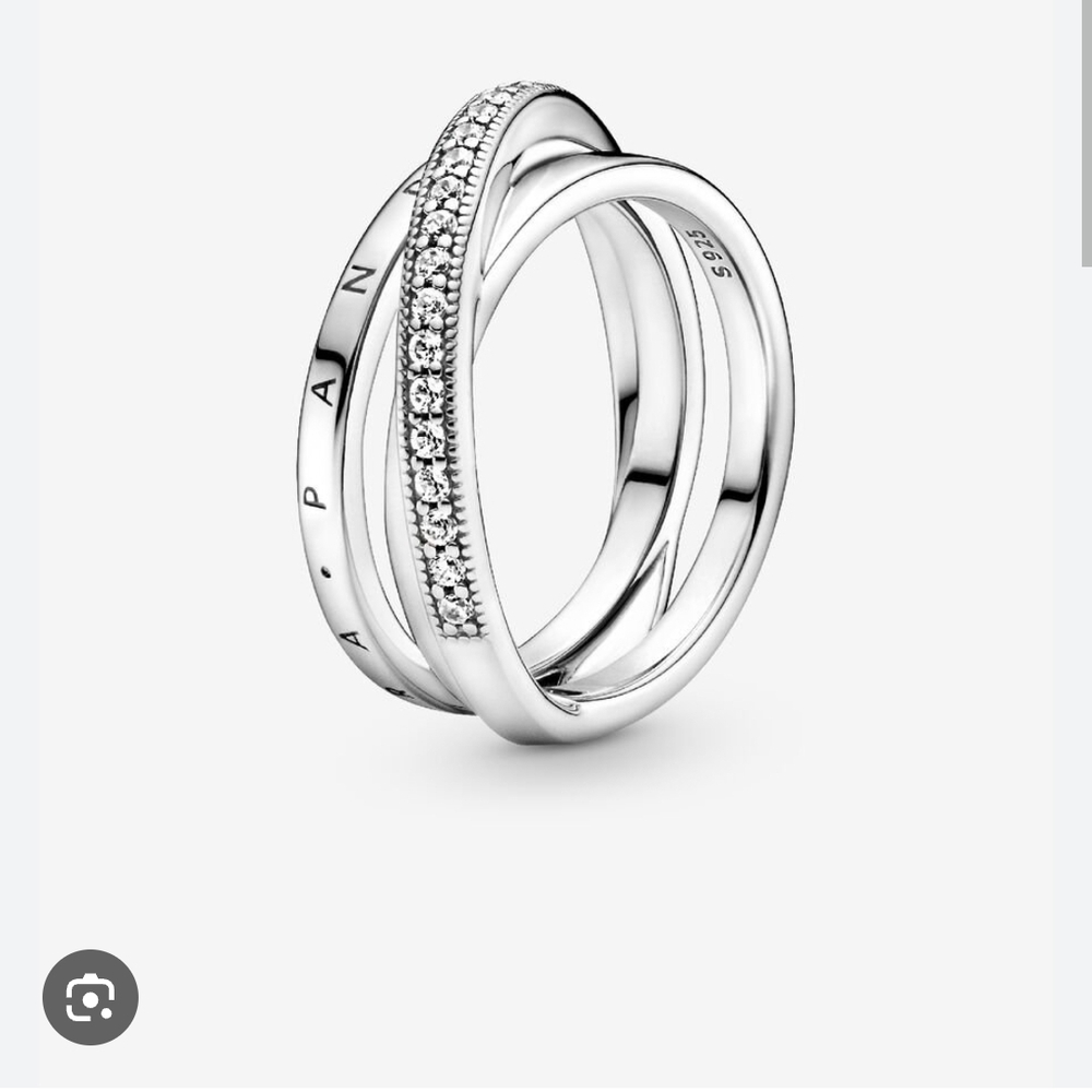 Elegant Silver Intertwined Ring